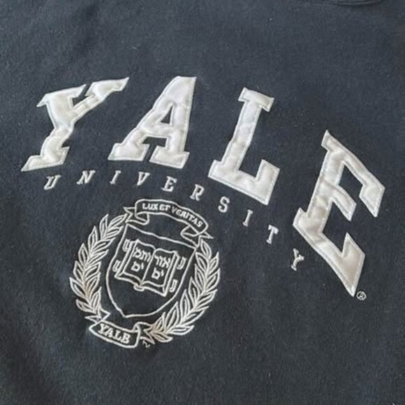 Yale Champion Crewneck – Size Large - Picture 3 of 3
